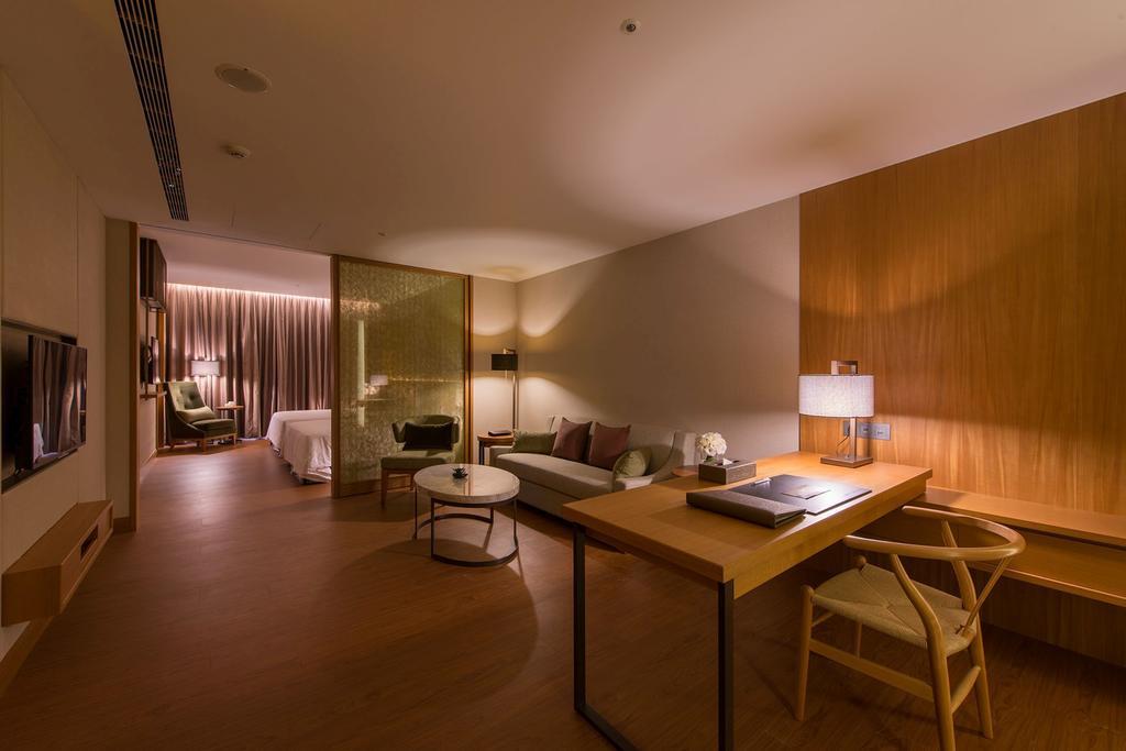 ג'ינהו Golden Lake Hotel מראה חיצוני תמונה