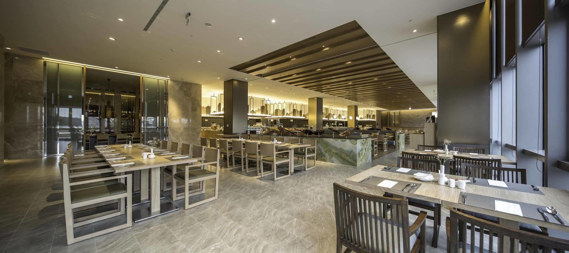 ג'ינהו Golden Lake Hotel מראה חיצוני תמונה